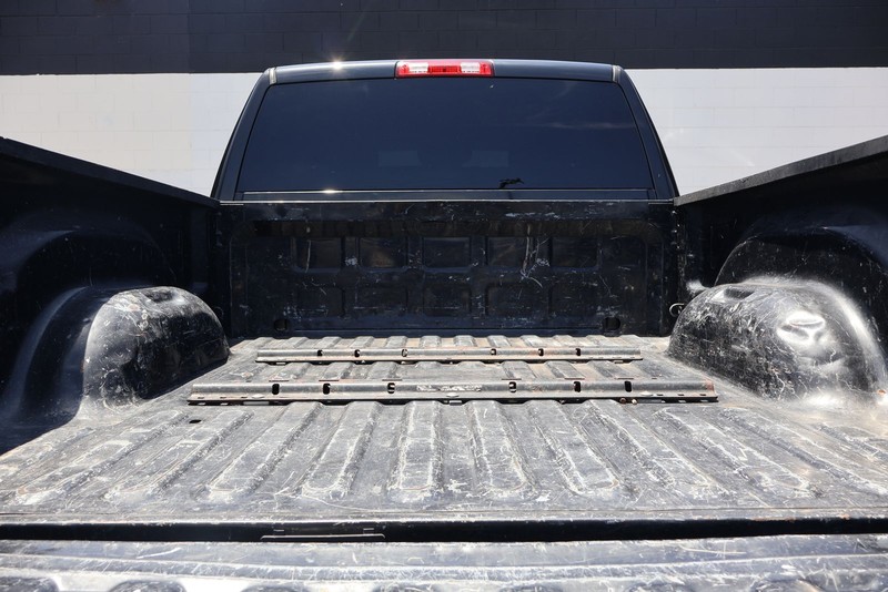Ram 2500 Vehicle Full-screen Gallery Image 08