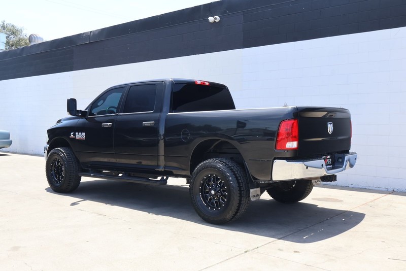 Ram 2500 Vehicle Full-screen Gallery Image 09