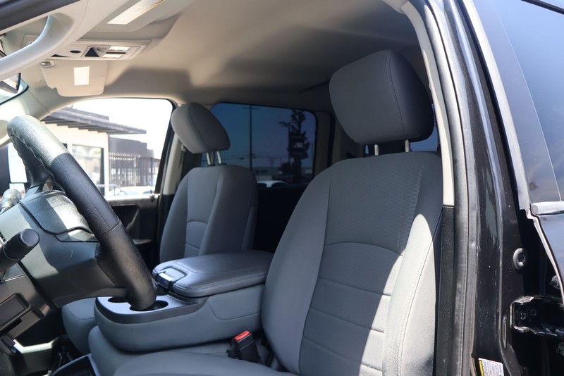 Ram 2500 Vehicle Full-screen Gallery Image 16