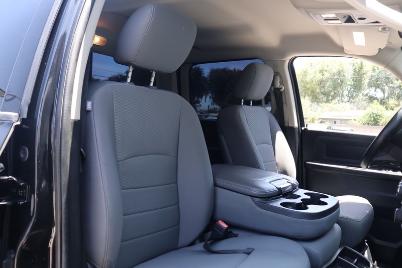 Ram 2500 Vehicle Full-screen Gallery Image 19