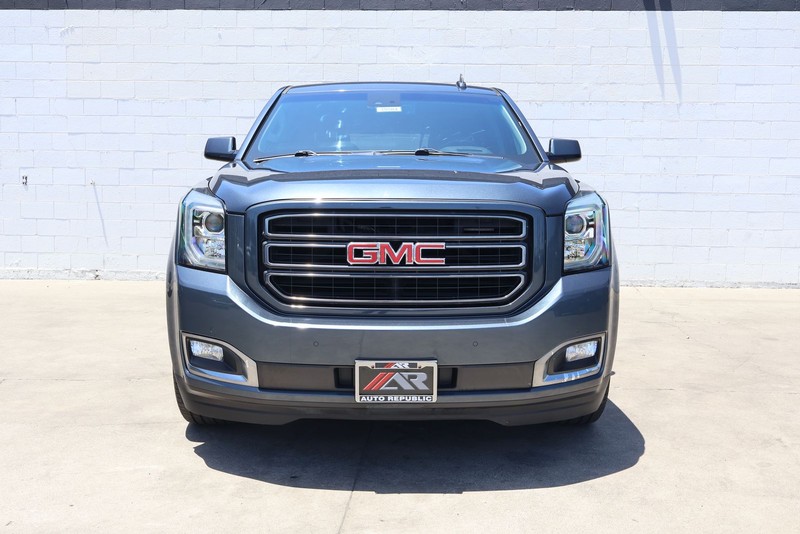 GMC Yukon XL Vehicle Full-screen Gallery Image 02