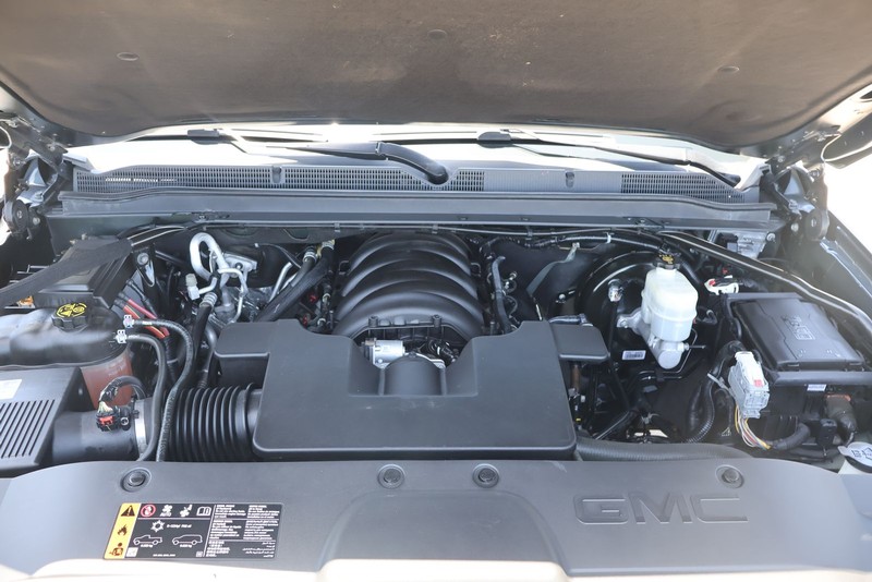 GMC Yukon XL Vehicle Full-screen Gallery Image 12