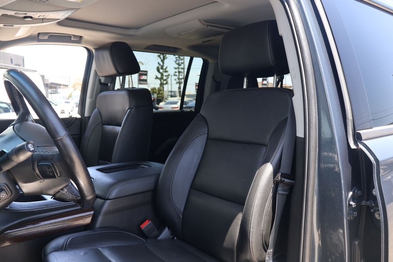 GMC Yukon XL Vehicle Full-screen Gallery Image 16