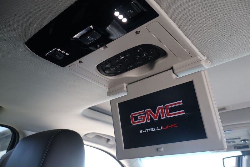 GMC Yukon XL Vehicle Full-screen Gallery Image 23