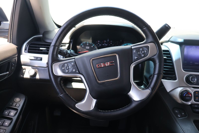 GMC Yukon XL Vehicle Full-screen Gallery Image 26