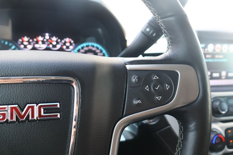 GMC Yukon XL Vehicle Full-screen Gallery Image 28