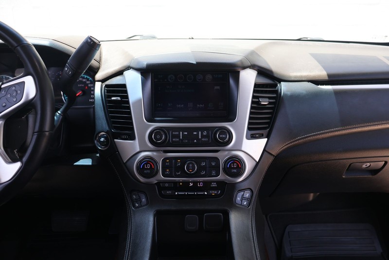 GMC Yukon XL Vehicle Full-screen Gallery Image 29