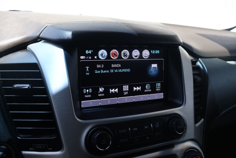 GMC Yukon XL Vehicle Full-screen Gallery Image 30