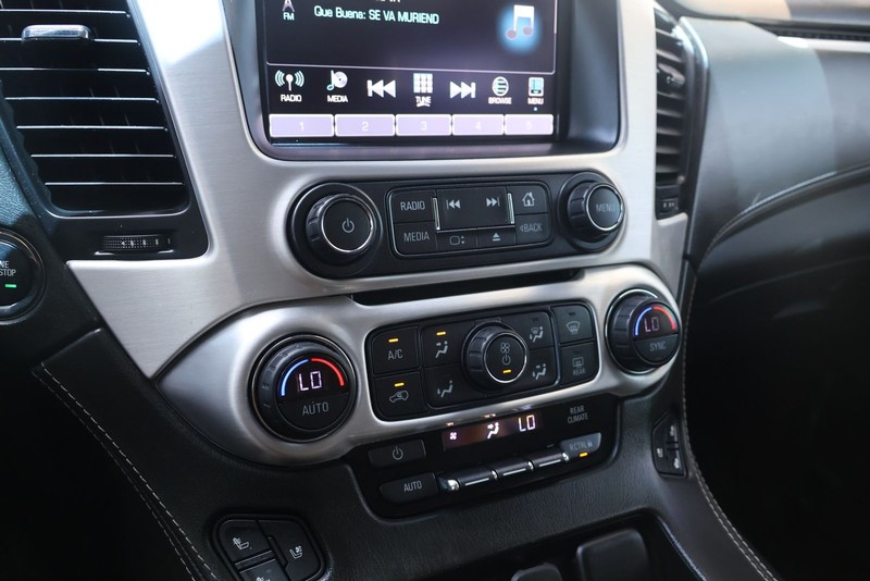 GMC Yukon XL Vehicle Full-screen Gallery Image 32