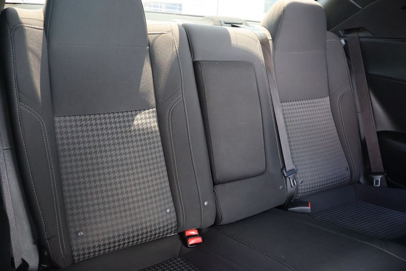 Dodge Challenger Vehicle Full-screen Gallery Image 20