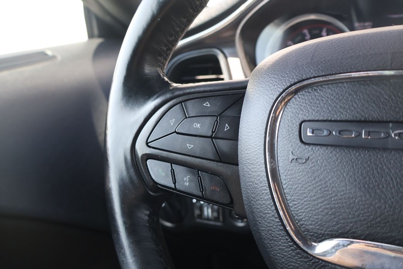 Dodge Challenger Vehicle Full-screen Gallery Image 25