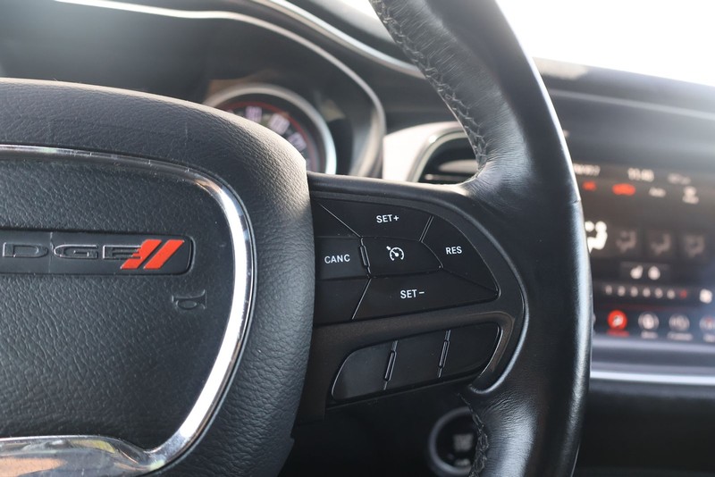 Dodge Challenger Vehicle Full-screen Gallery Image 26