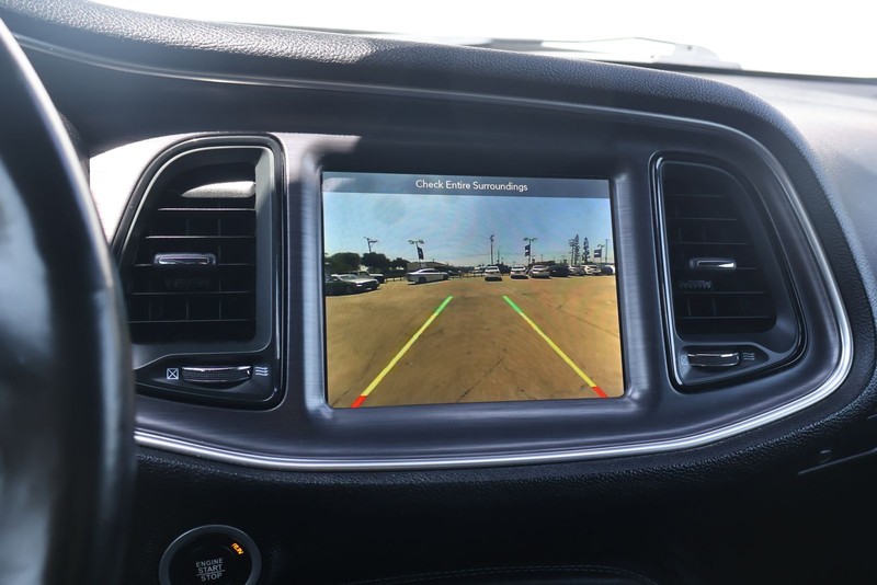 Dodge Challenger Vehicle Full-screen Gallery Image 29