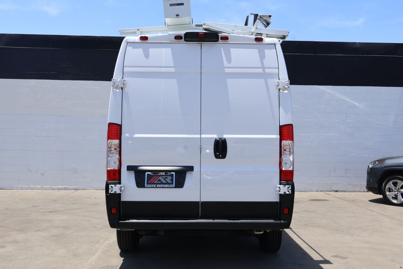 Ram ProMaster Cargo Van Vehicle Full-screen Gallery Image 11