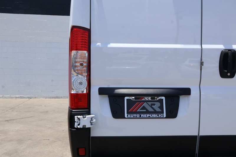 Ram ProMaster Cargo Van Vehicle Full-screen Gallery Image 12