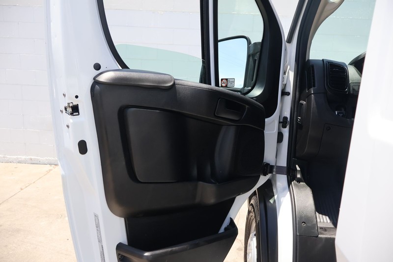 Ram ProMaster Cargo Van Vehicle Full-screen Gallery Image 16
