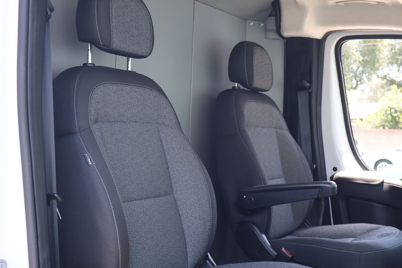 Ram ProMaster Cargo Van Vehicle Full-screen Gallery Image 21