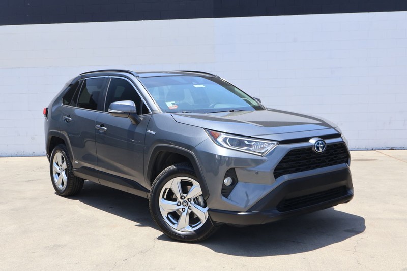 Toyota RAV4 Hybrid Vehicle Full-screen Gallery Image 01