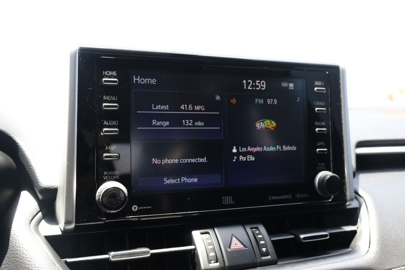 Toyota RAV4 Hybrid Vehicle Full-screen Gallery Image 26