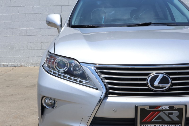 Lexus RX 350 Vehicle Full-screen Gallery Image 03