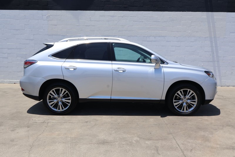 Lexus RX 350 Vehicle Full-screen Gallery Image 04