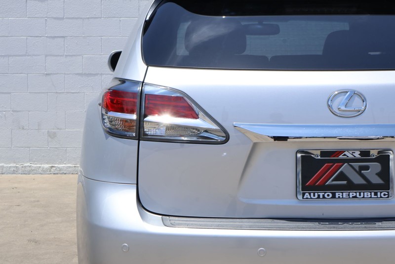 Lexus RX 350 Vehicle Full-screen Gallery Image 07