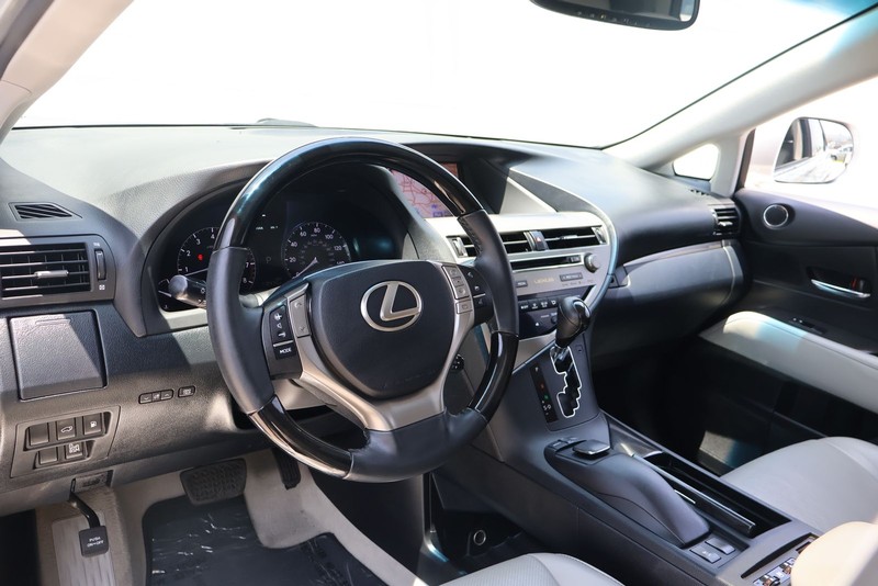 Lexus RX 350 Vehicle Full-screen Gallery Image 15