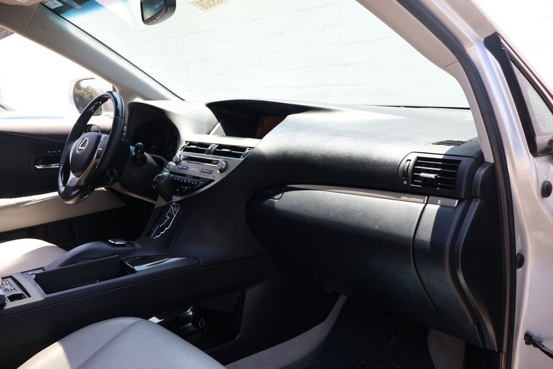 Lexus RX 350 Vehicle Full-screen Gallery Image 18