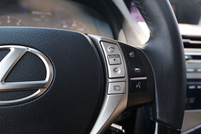 Lexus RX 350 Vehicle Full-screen Gallery Image 25