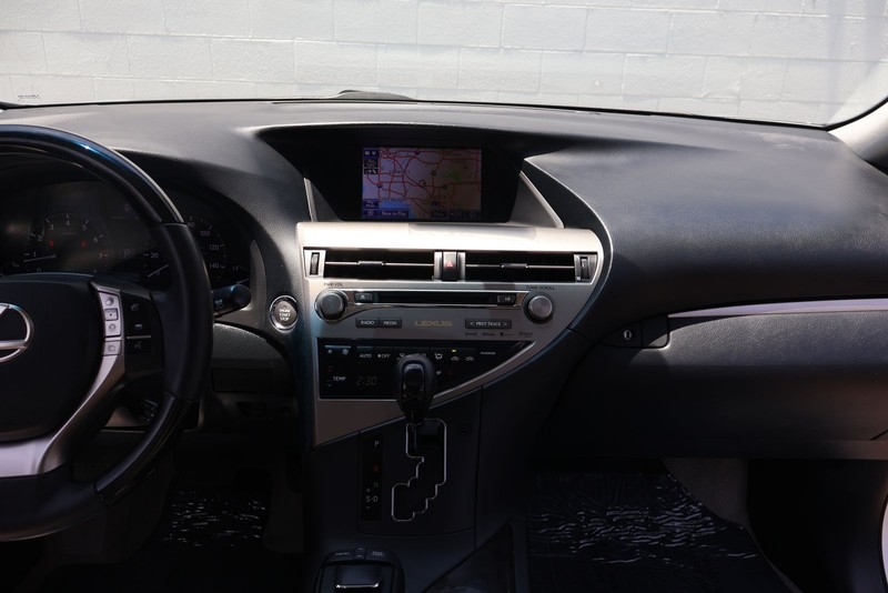 Lexus RX 350 Vehicle Full-screen Gallery Image 26