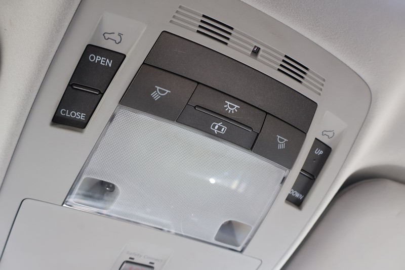 Lexus RX 350 Vehicle Full-screen Gallery Image 30