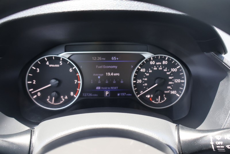 Nissan Altima Vehicle Full-screen Gallery Image 20