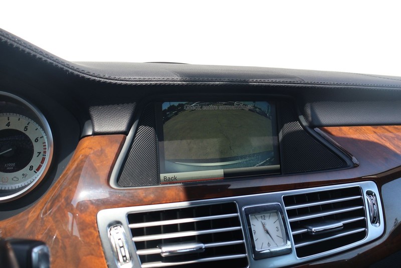 Mercedes-Benz CLS 550 Vehicle Full-screen Gallery Image 30