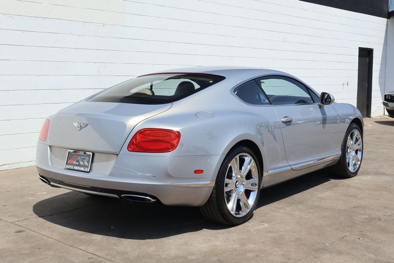 Bentley Continental GT Vehicle Full-screen Gallery Image 05