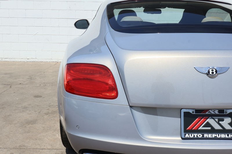Bentley Continental GT Vehicle Full-screen Gallery Image 07