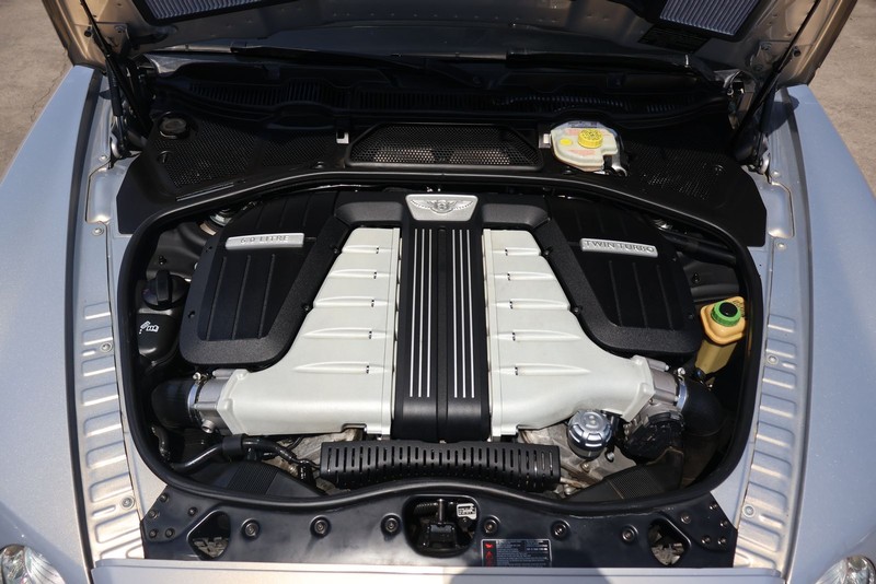 Bentley Continental GT Vehicle Full-screen Gallery Image 13