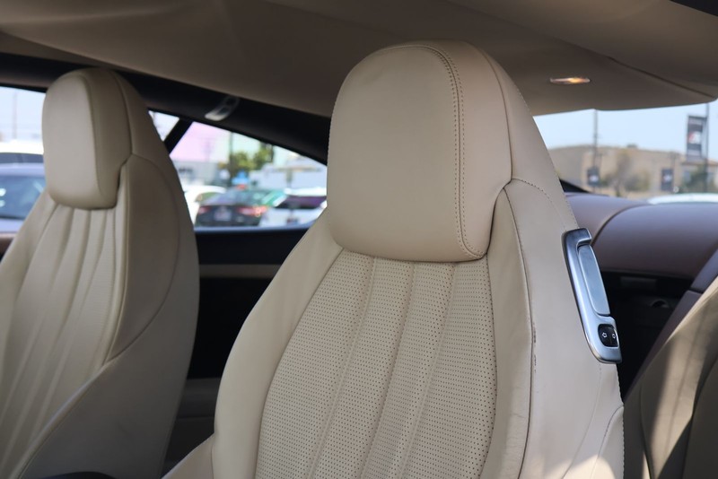 Bentley Continental GT Vehicle Full-screen Gallery Image 17