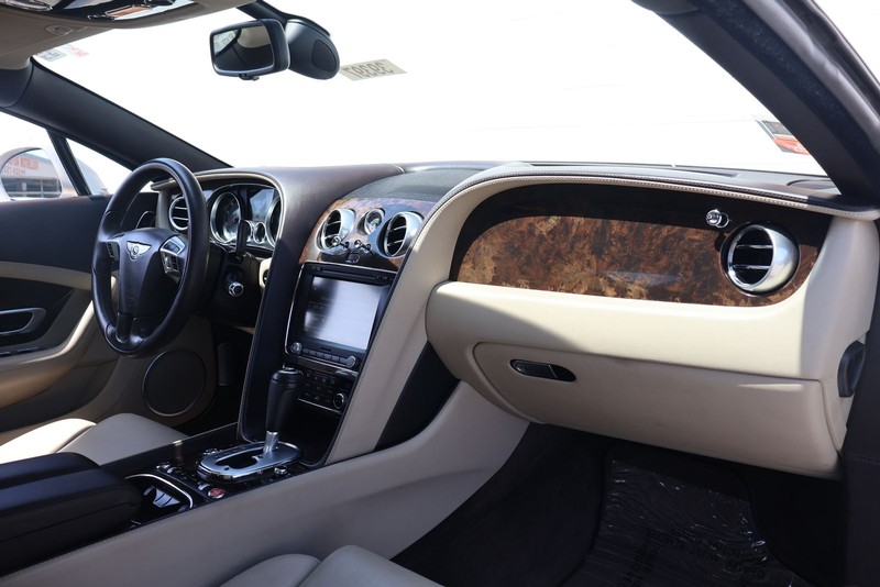 Bentley Continental GT Vehicle Full-screen Gallery Image 18
