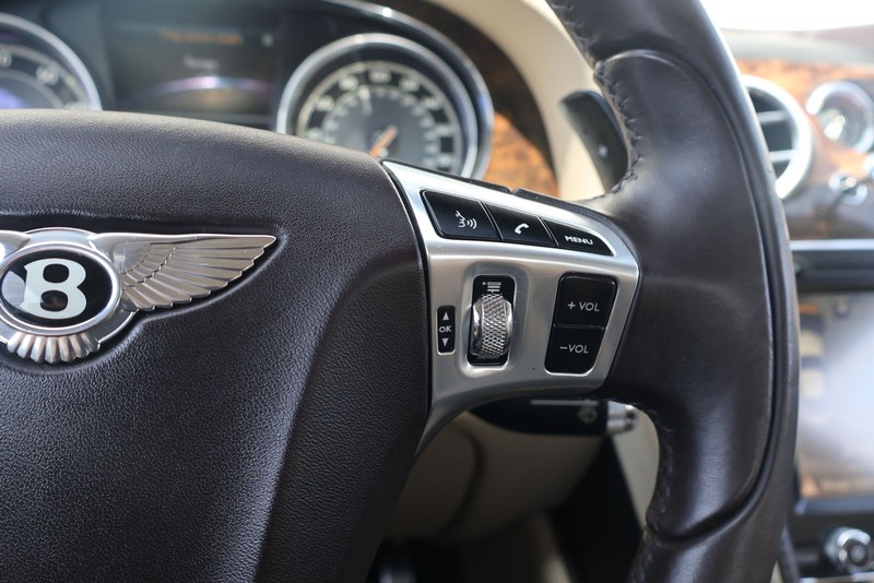 Bentley Continental GT Vehicle Full-screen Gallery Image 26