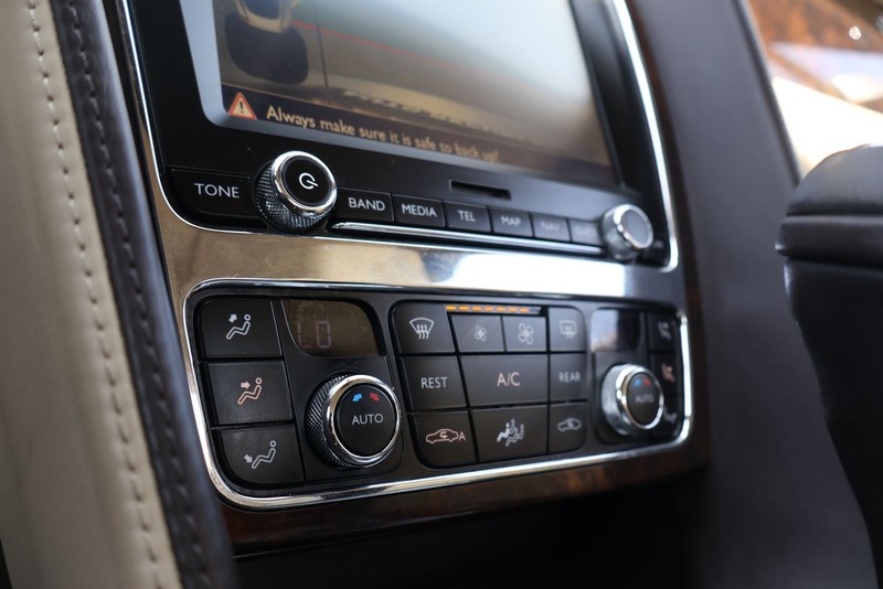 Bentley Continental GT Vehicle Full-screen Gallery Image 30