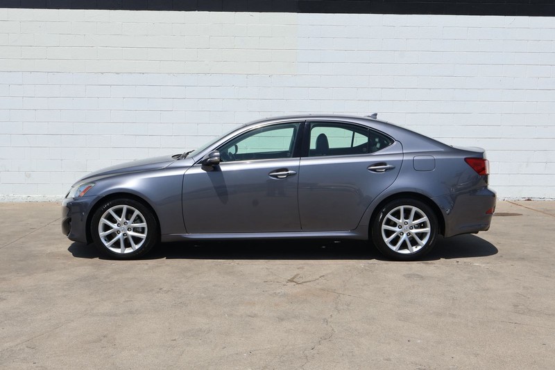 Lexus IS 250 Vehicle Full-screen Gallery Image 12