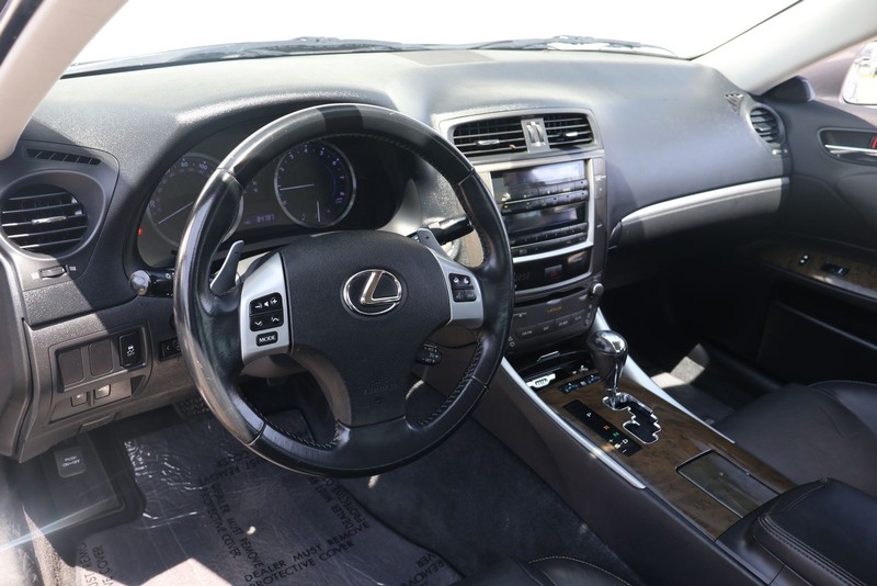 Lexus IS 250 Vehicle Full-screen Gallery Image 16
