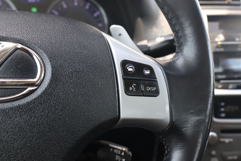 Lexus IS 250 Vehicle Full-screen Gallery Image 28