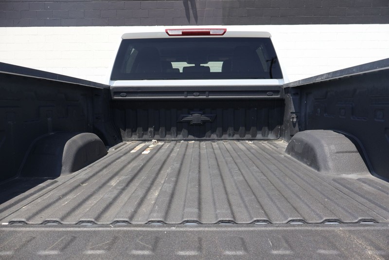 Chevrolet Silverado 2500HD Vehicle Full-screen Gallery Image 08