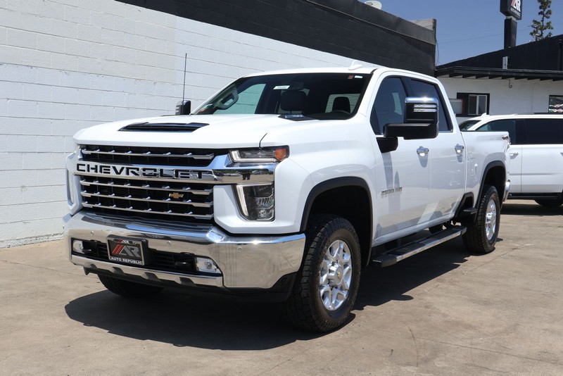 Chevrolet Silverado 2500HD Vehicle Full-screen Gallery Image 11
