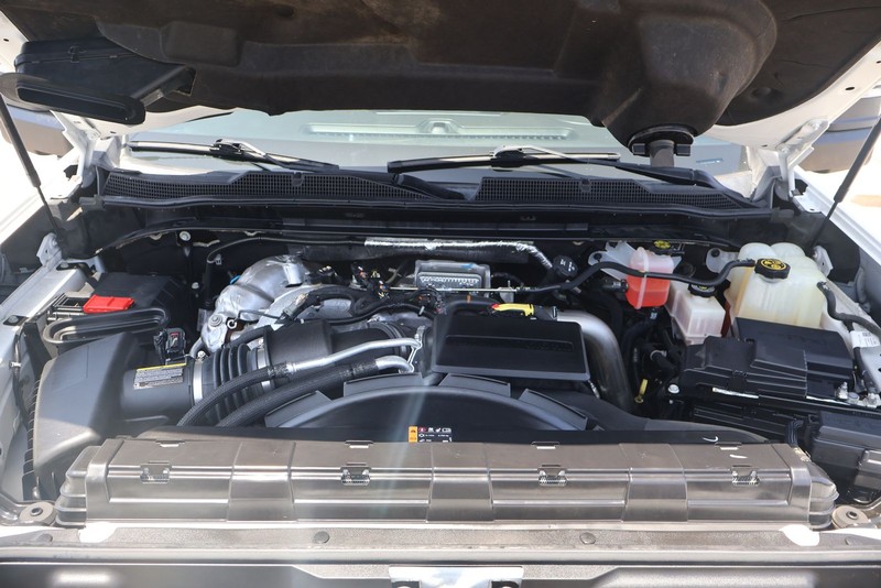 Chevrolet Silverado 2500HD Vehicle Full-screen Gallery Image 12