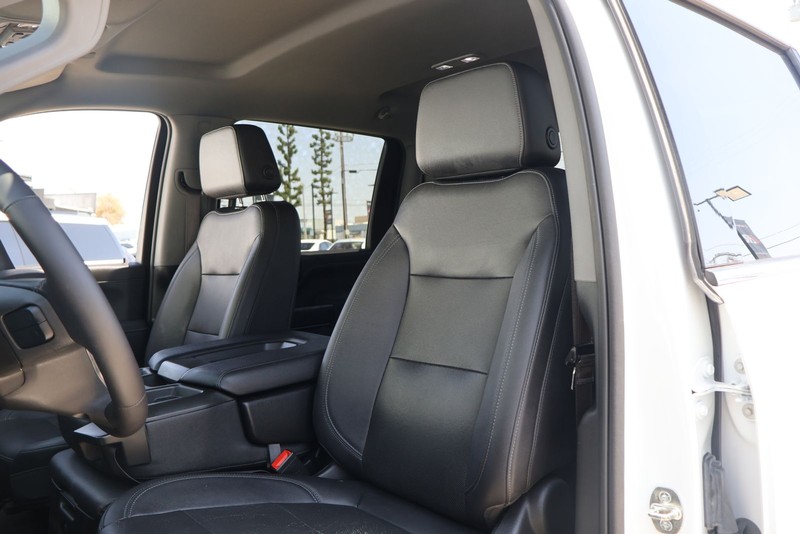 Chevrolet Silverado 2500HD Vehicle Full-screen Gallery Image 16