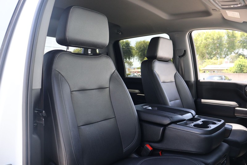 Chevrolet Silverado 2500HD Vehicle Full-screen Gallery Image 19