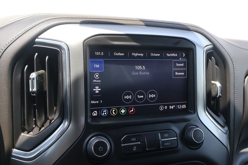 Chevrolet Silverado 2500HD Vehicle Full-screen Gallery Image 27