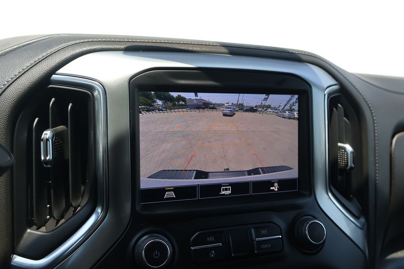 Chevrolet Silverado 2500HD Vehicle Full-screen Gallery Image 28